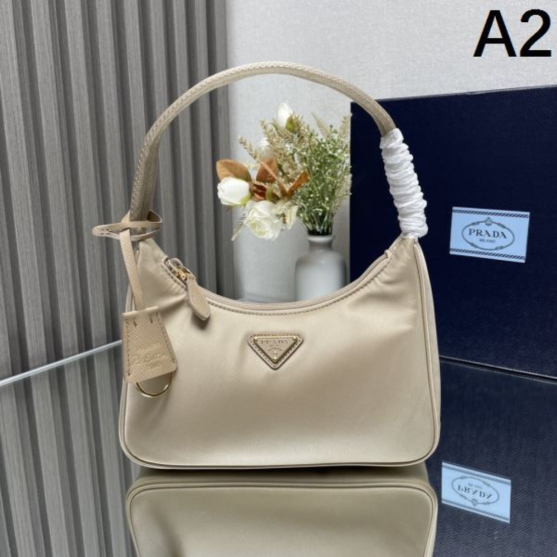 PRADA スーパーコピー トートバッグ ロゴ 日本でも大人気のモデル プラダ