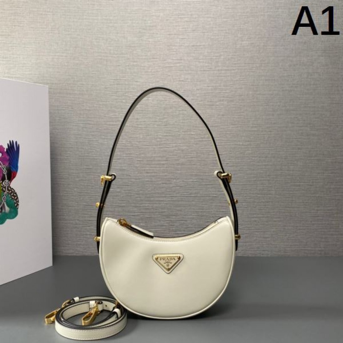PRADA スーパーコピー トートバッグ ロゴ 日本でも大人気のモデル プラダ