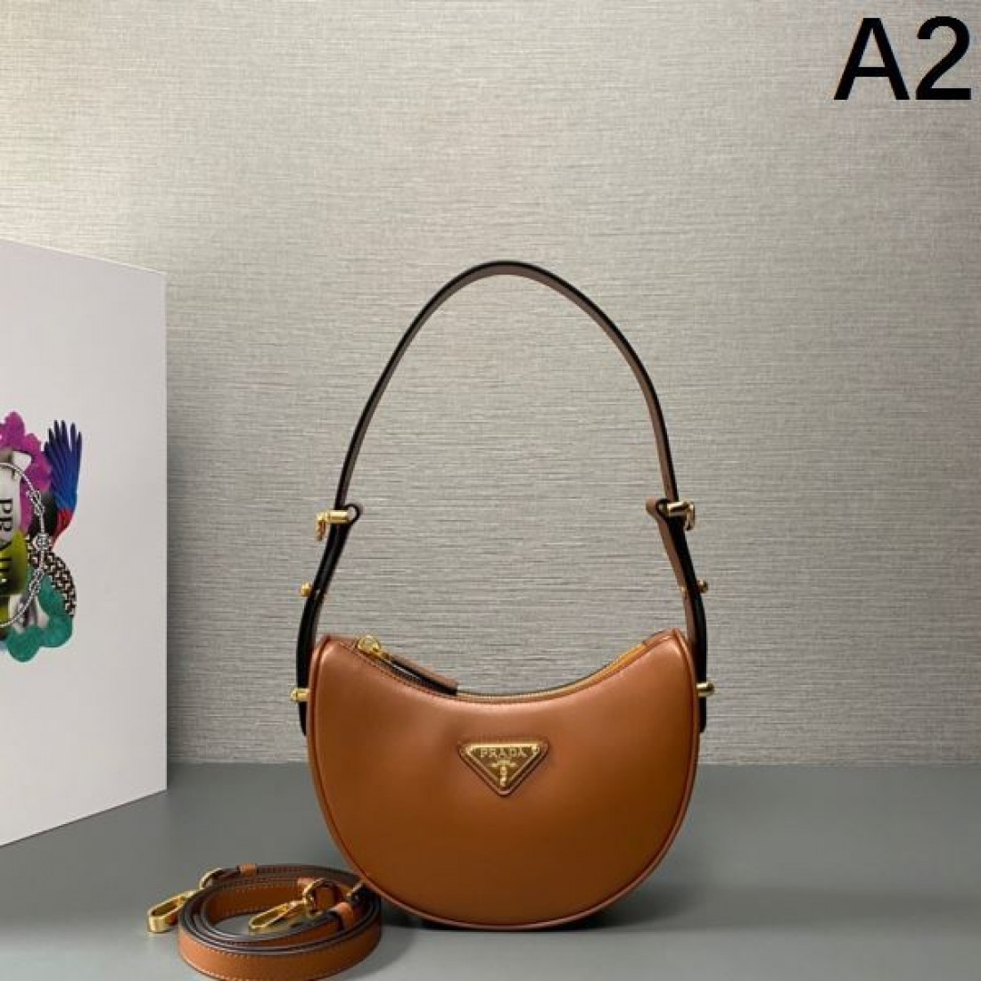 PRADA スーパーコピー トートバッグ ロゴ 日本でも大人気のモデル プラダ