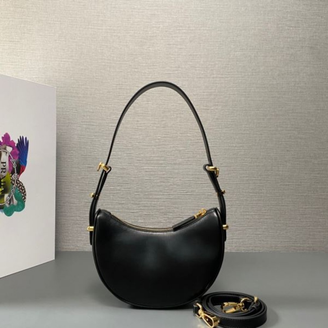 PRADA スーパーコピー トートバッグ ロゴ 日本でも大人気のモデル プラダ