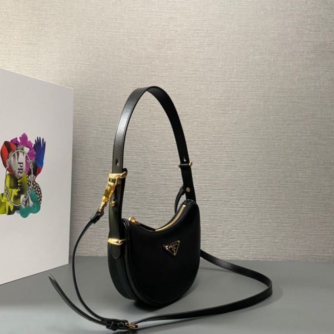 PRADA スーパーコピー トートバッグ ロゴ 日本でも大人気のモデル プラダ