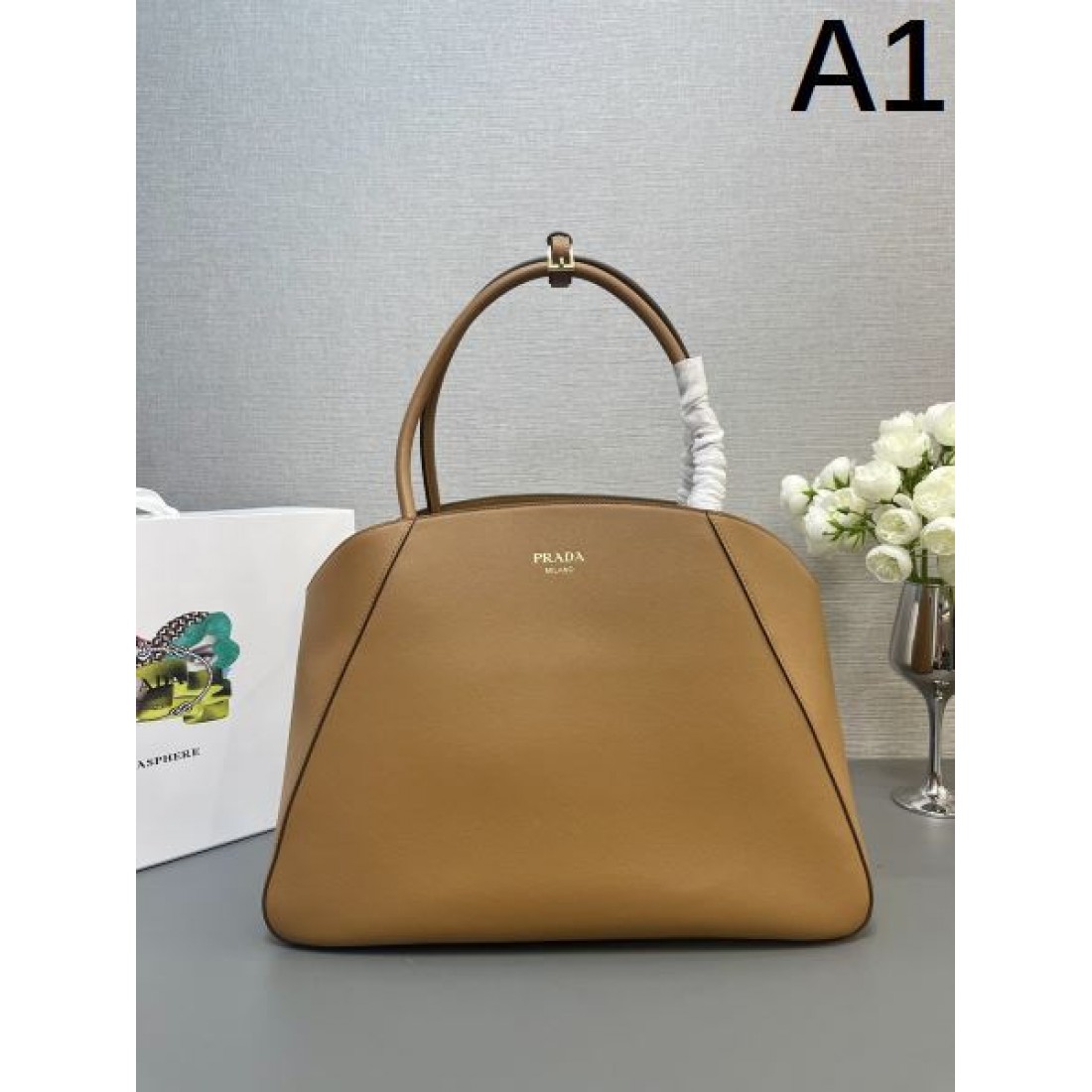 プラダ スーパーコピー トートバッグ ロゴ オシャレだけど疲れない PRADA
