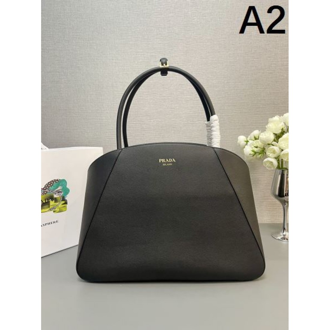 プラダ スーパーコピー トートバッグ ロゴ オシャレだけど疲れない PRADA