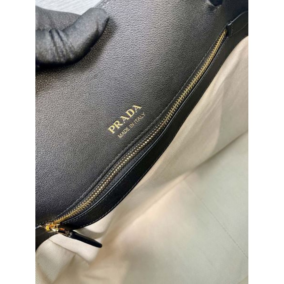 プラダ スーパーコピー トートバッグ ロゴ オシャレだけど疲れない PRADA