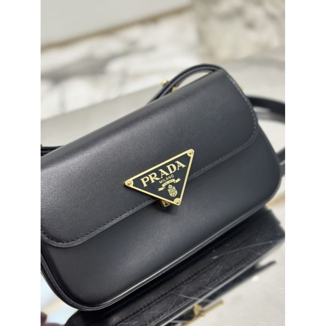 PRADA コピー ショルダーバッグ ロゴ 引き続き人気のアイテム プラダ