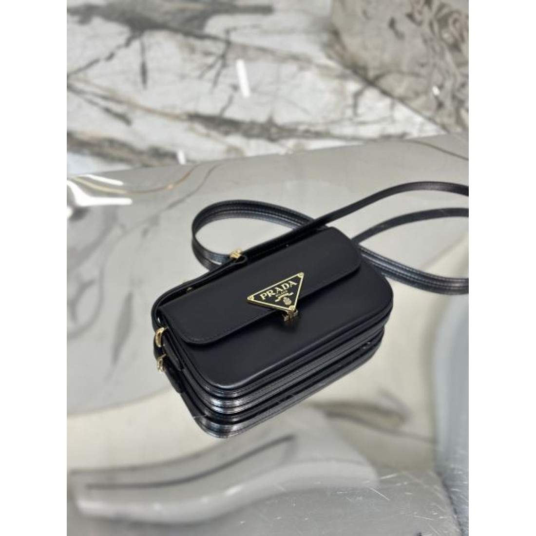 PRADA コピー ショルダーバッグ ロゴ 引き続き人気のアイテム プラダ