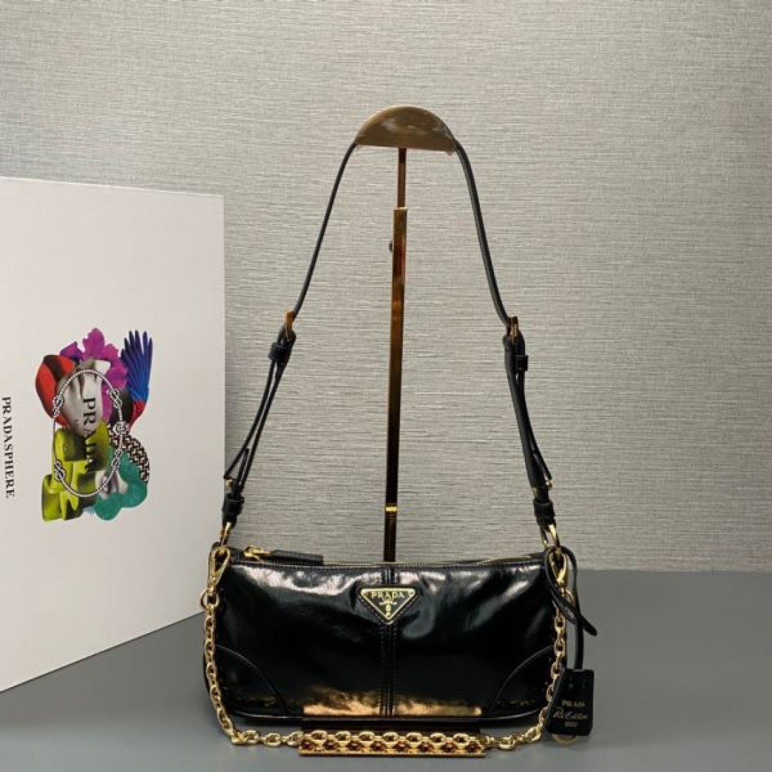 プラダ コピー ショルダーバッグ 新作上陸 お洒落女子必見 PRADA