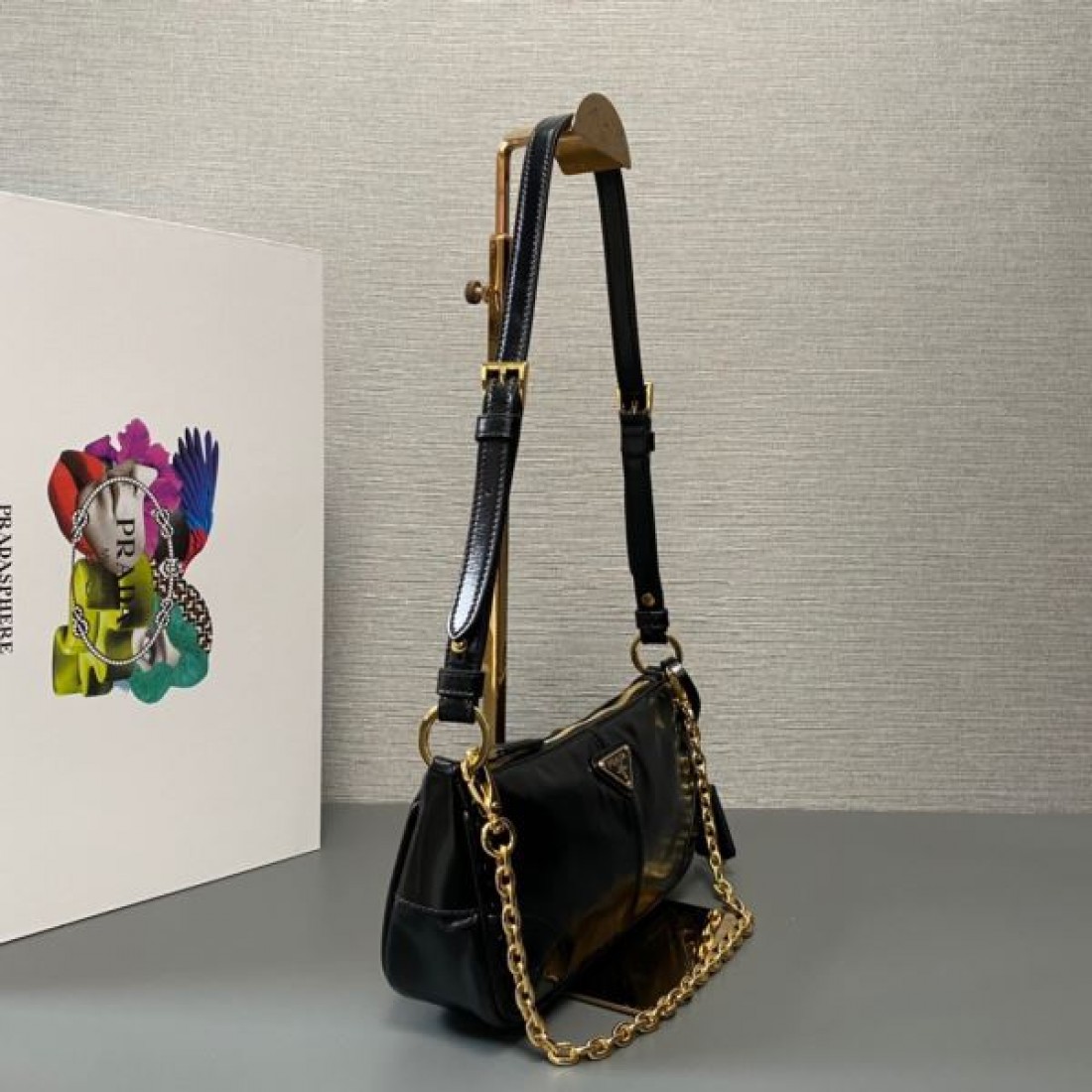 プラダ コピー ショルダーバッグ 新作上陸 お洒落女子必見 PRADA