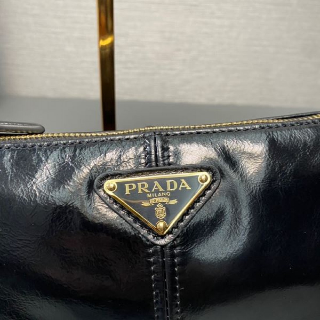 プラダ コピー ショルダーバッグ 新作上陸 お洒落女子必見 PRADA
