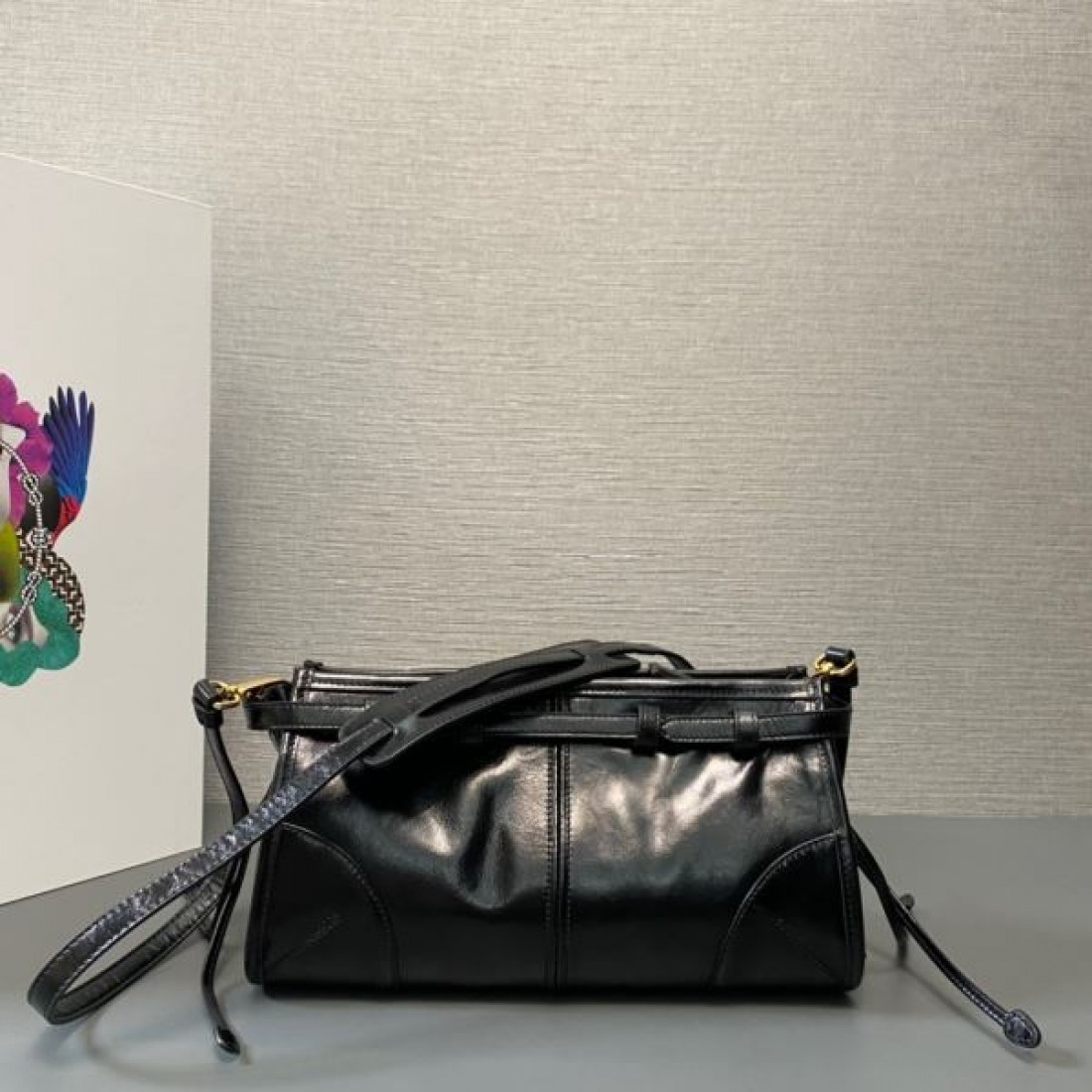 PRADA コピー ショルダーバッグ ロゴ 今季はファション感漂う プラダ
