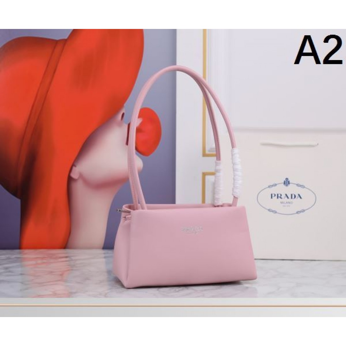 PRADA スーパーコピー ショルダーバッグ ロゴ 都会的な印象のスタイル プラダ