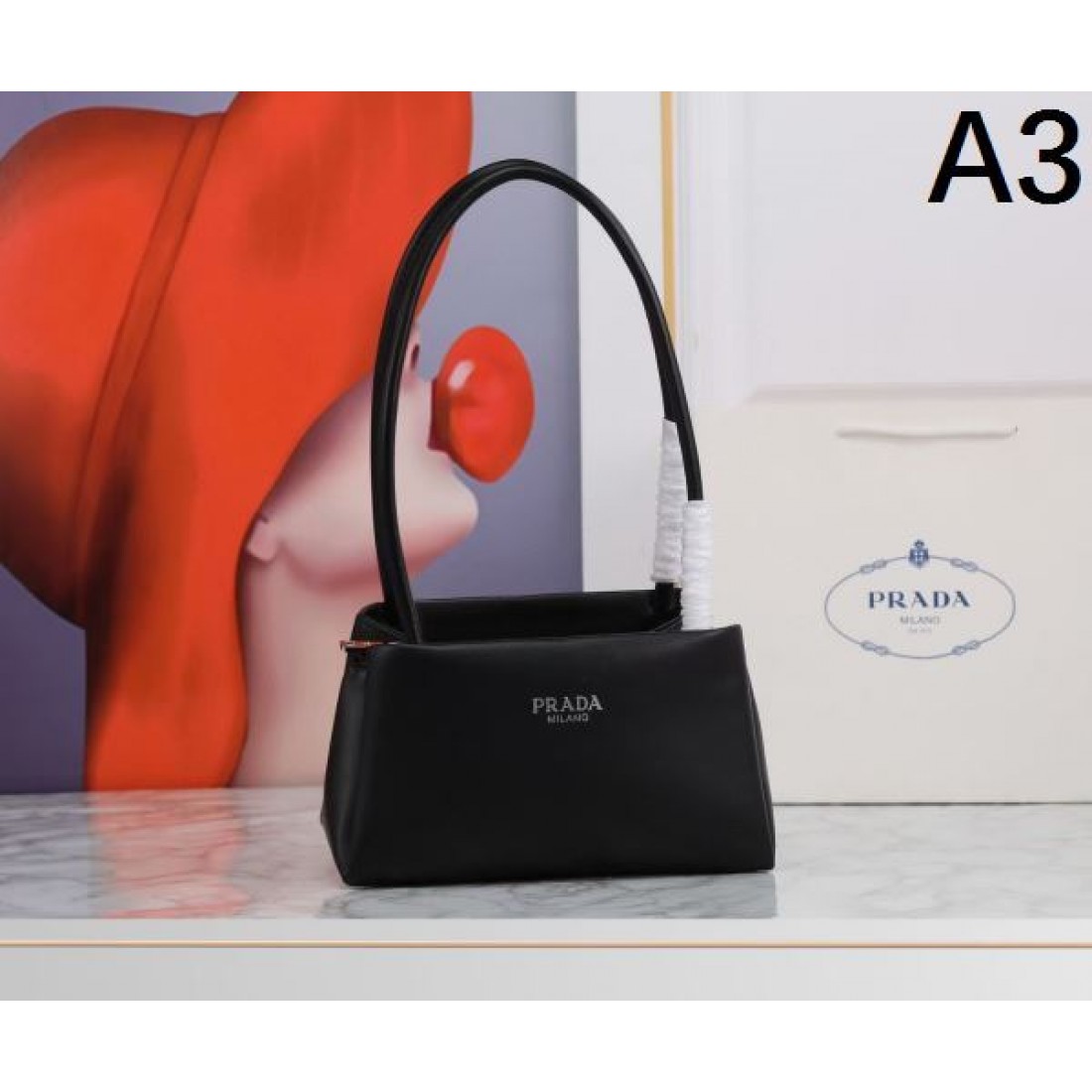 PRADA スーパーコピー ショルダーバッグ ロゴ 都会的な印象のスタイル プラダ