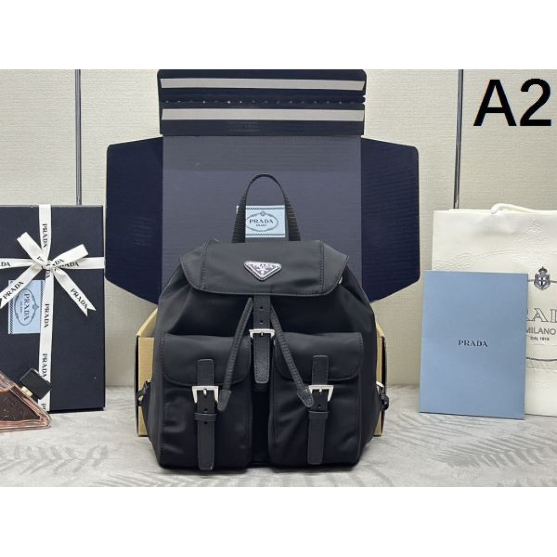 PRADA コピー バックパック ロゴ 目が離せない冬季新作 プラダ