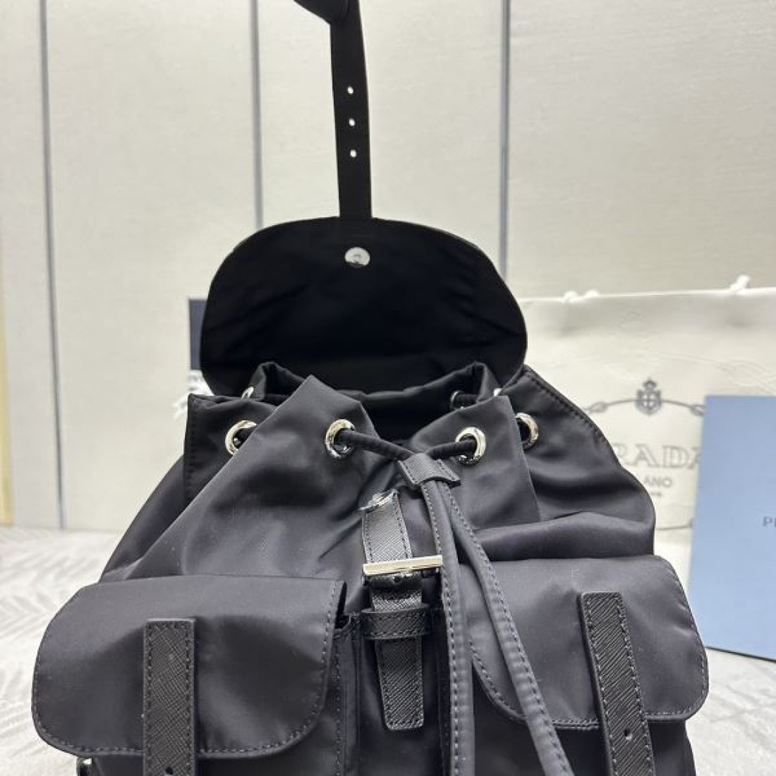 PRADA コピー バックパック ロゴ 目が離せない冬季新作 プラダ