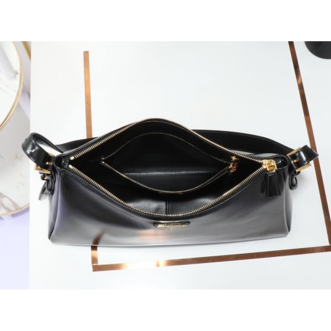 PRADA コピー ショルダーバッグ 最新作期間限定セール プラダ