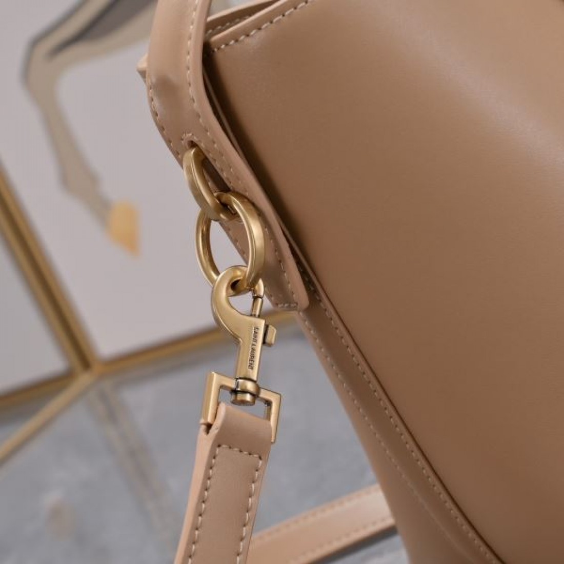 イヴ サンローラン スーパーコピー トートバッグ ロゴ 長時間持続可能 SAINT LAURENT