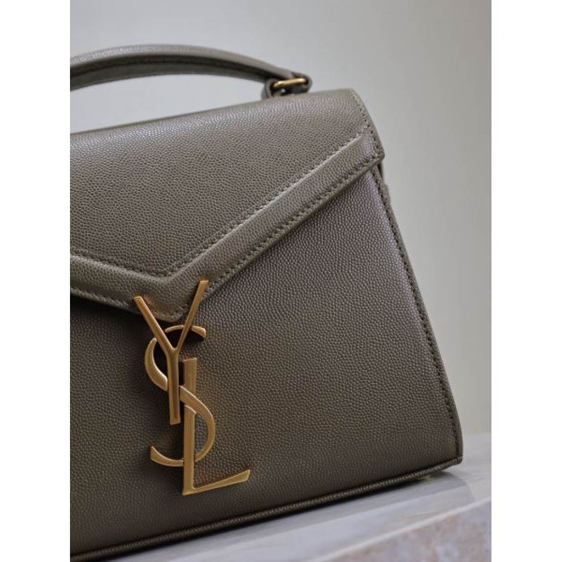 イヴ サンローラン スーパーコピー トートバッグ ロゴ トレンド感抜群 SAINT LAURENT