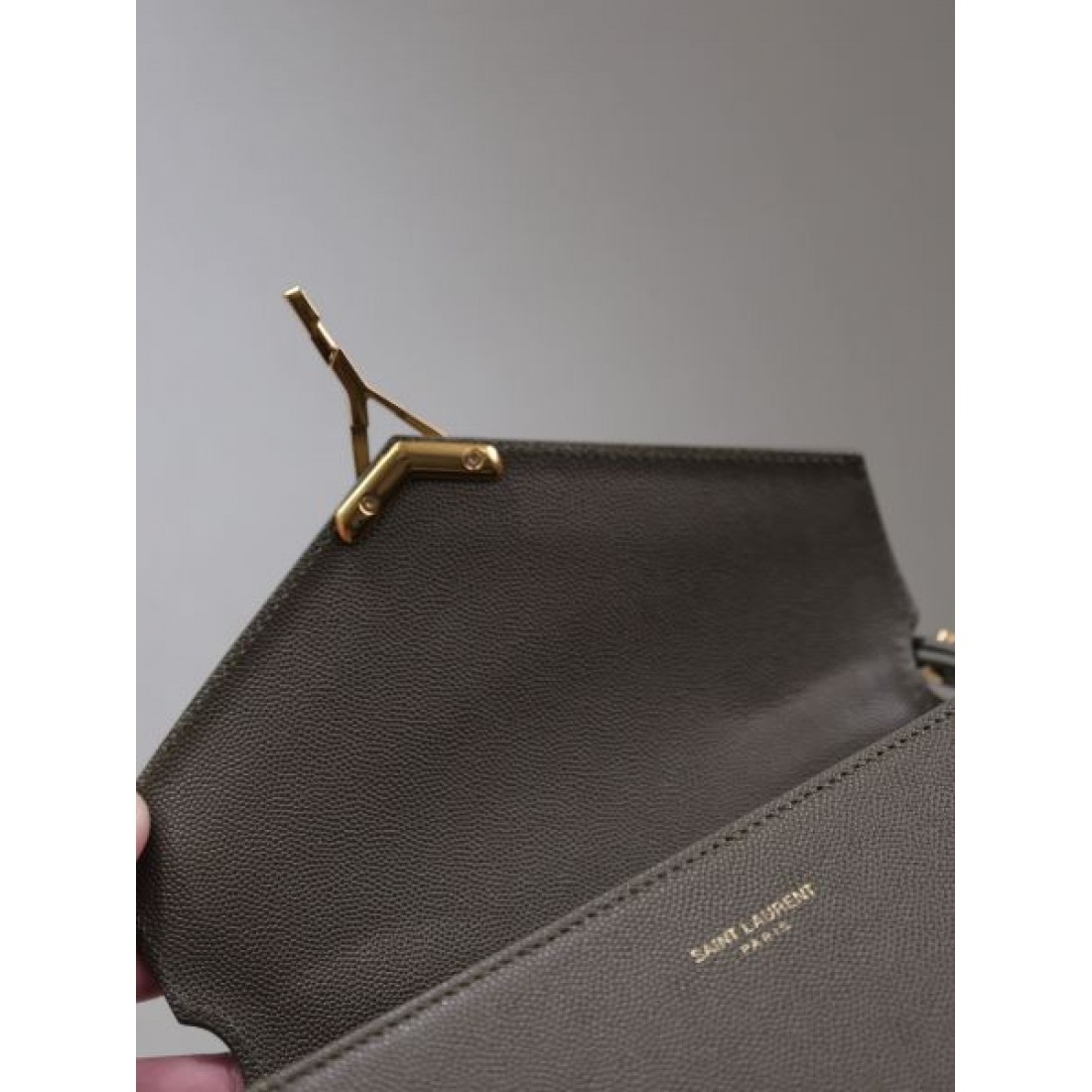 イヴ サンローラン スーパーコピー トートバッグ ロゴ トレンド感抜群 SAINT LAURENT