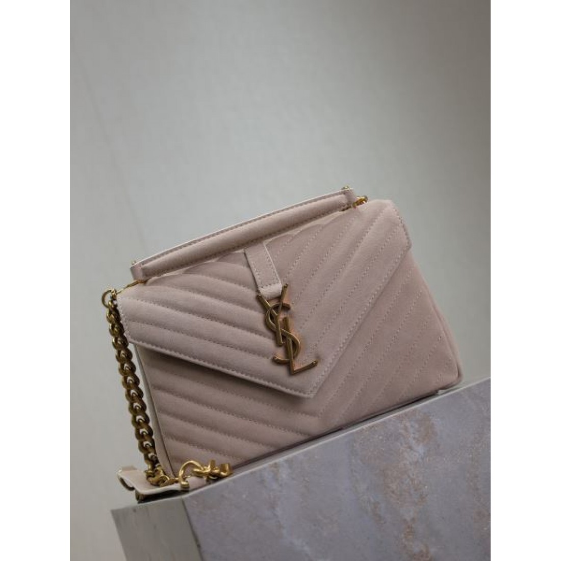 イヴ サンローラン スーパーコピー トートバッグ ロゴ 大人っぽい質感 SAINT LAURENT