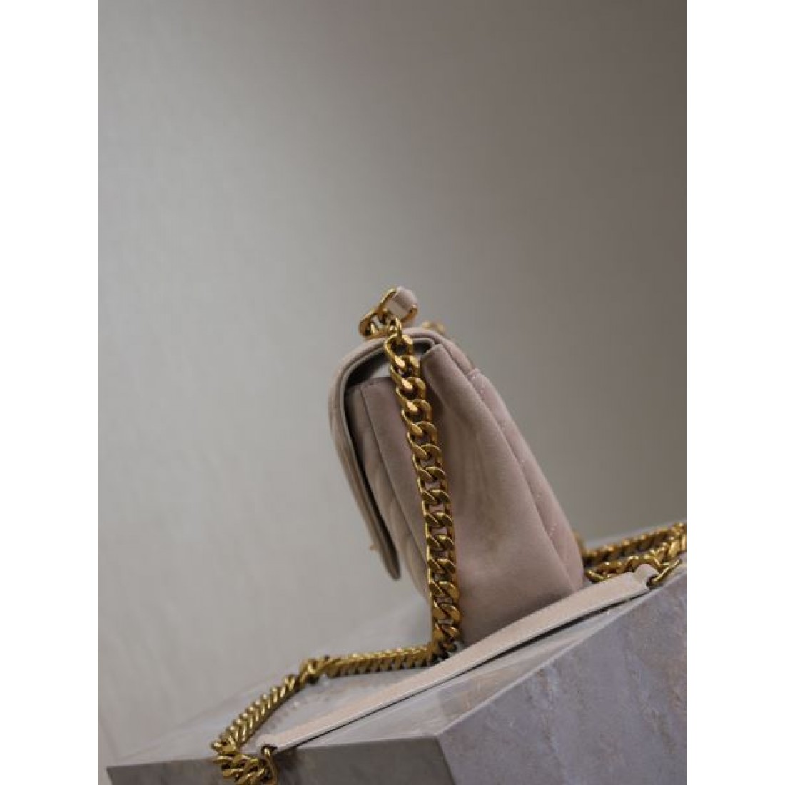 イヴ サンローラン スーパーコピー トートバッグ ロゴ 大人っぽい質感 SAINT LAURENT