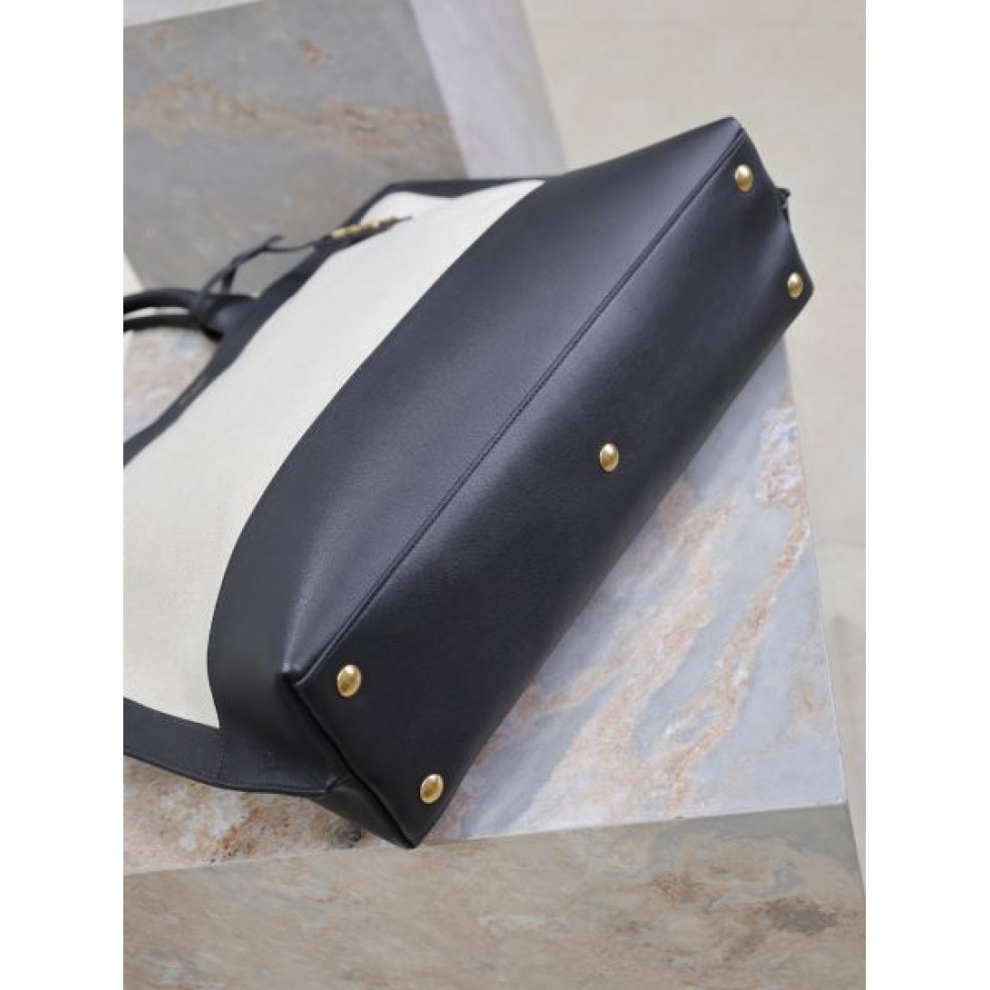 イヴ サンローラン スーパーコピー トートバッグ ロゴ 最新で一目惚れ SAINT LAURENT