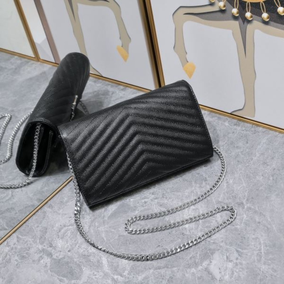 YSL イヴ サンローラン コピー ショルダーバッグ ロゴ 再入荷が嬉しい SAINT LAURENT