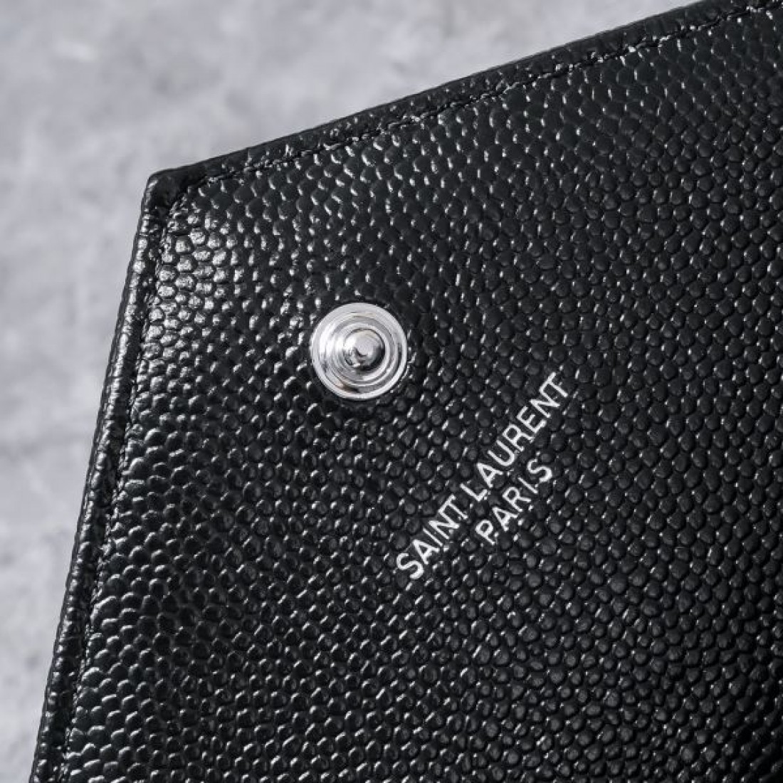 YSL イヴ サンローラン コピー ショルダーバッグ ロゴ 再入荷が嬉しい SAINT LAURENT