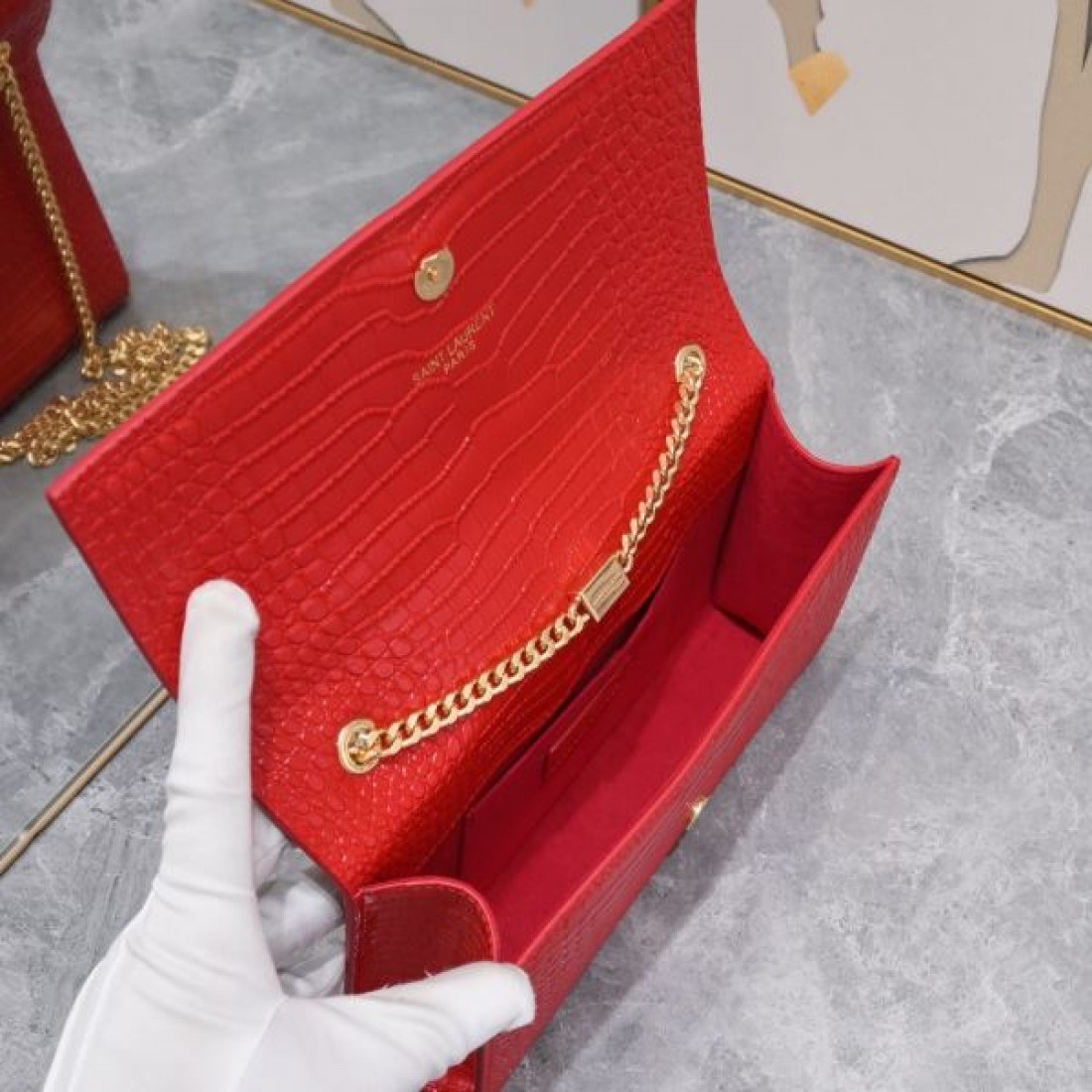 YSL イヴ サンローラン コピー ショルダーバッグ ロゴ 個性派ブランド SAINT LAURENT