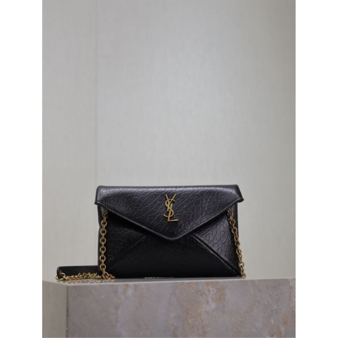 イヴ サンローラン コピー ショルダーバッグ 一枚でお洒落 SAINT LAURENT