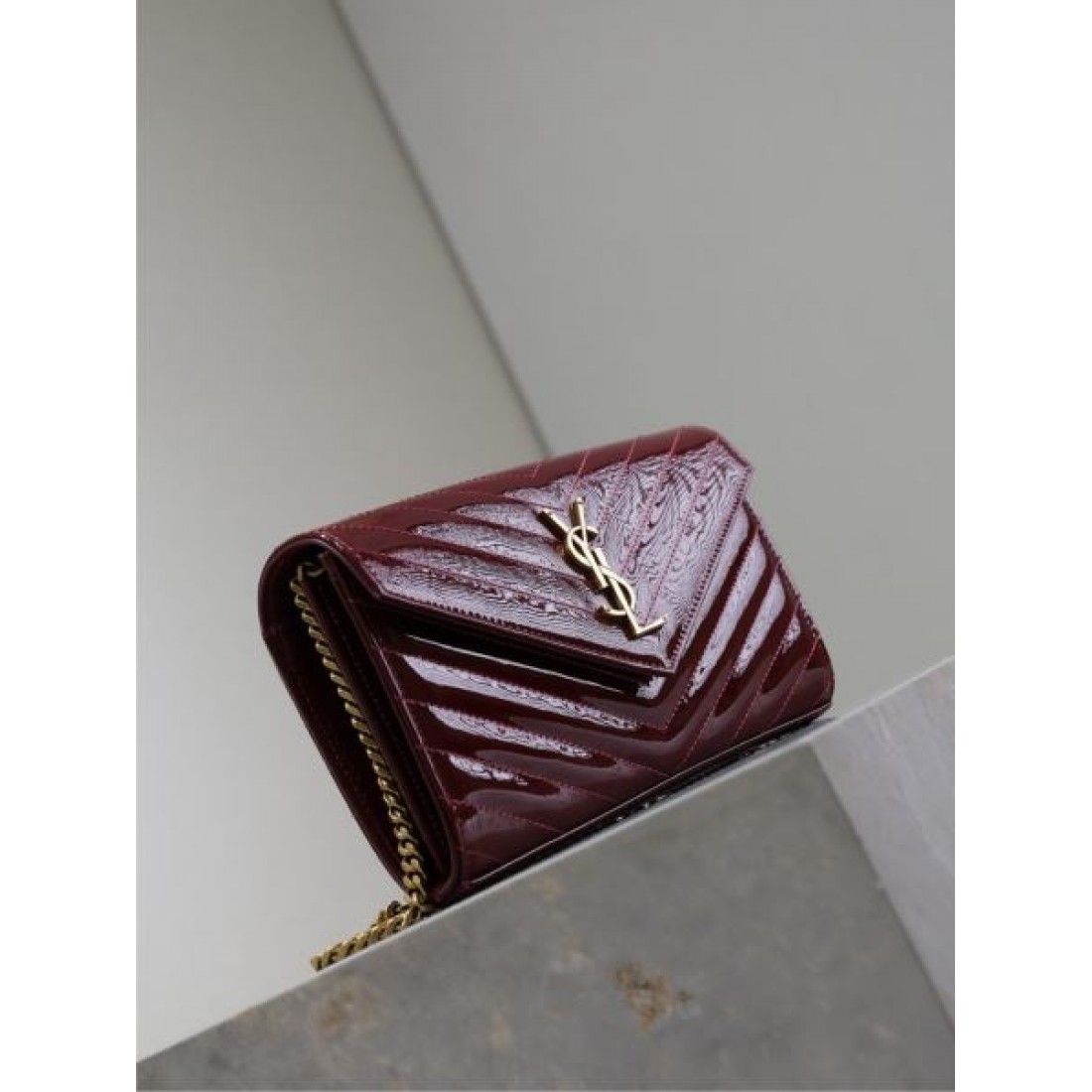 YSL イヴ サンローラン コピー ショルダーバッグ 注目度が高い SAINT LAURENT