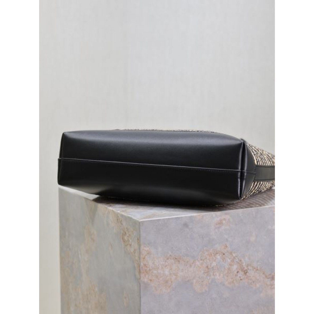 YSL イヴ サンローラン コピー トートバッグ ロゴが美しい SAINT LAURENT