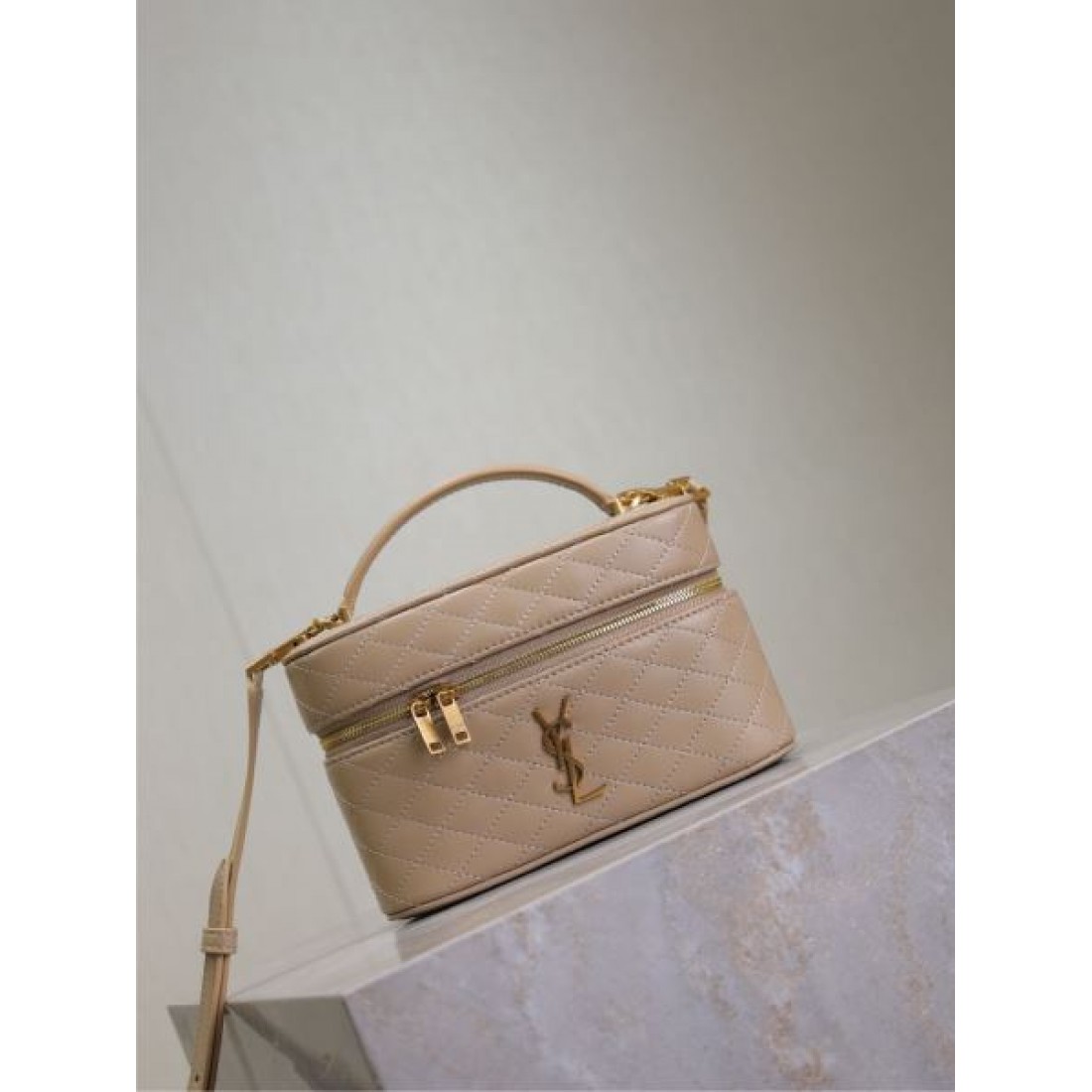 YSL イヴ サンローラン コピー トートバッグ 新作在庫希少 SAINT LAURENT