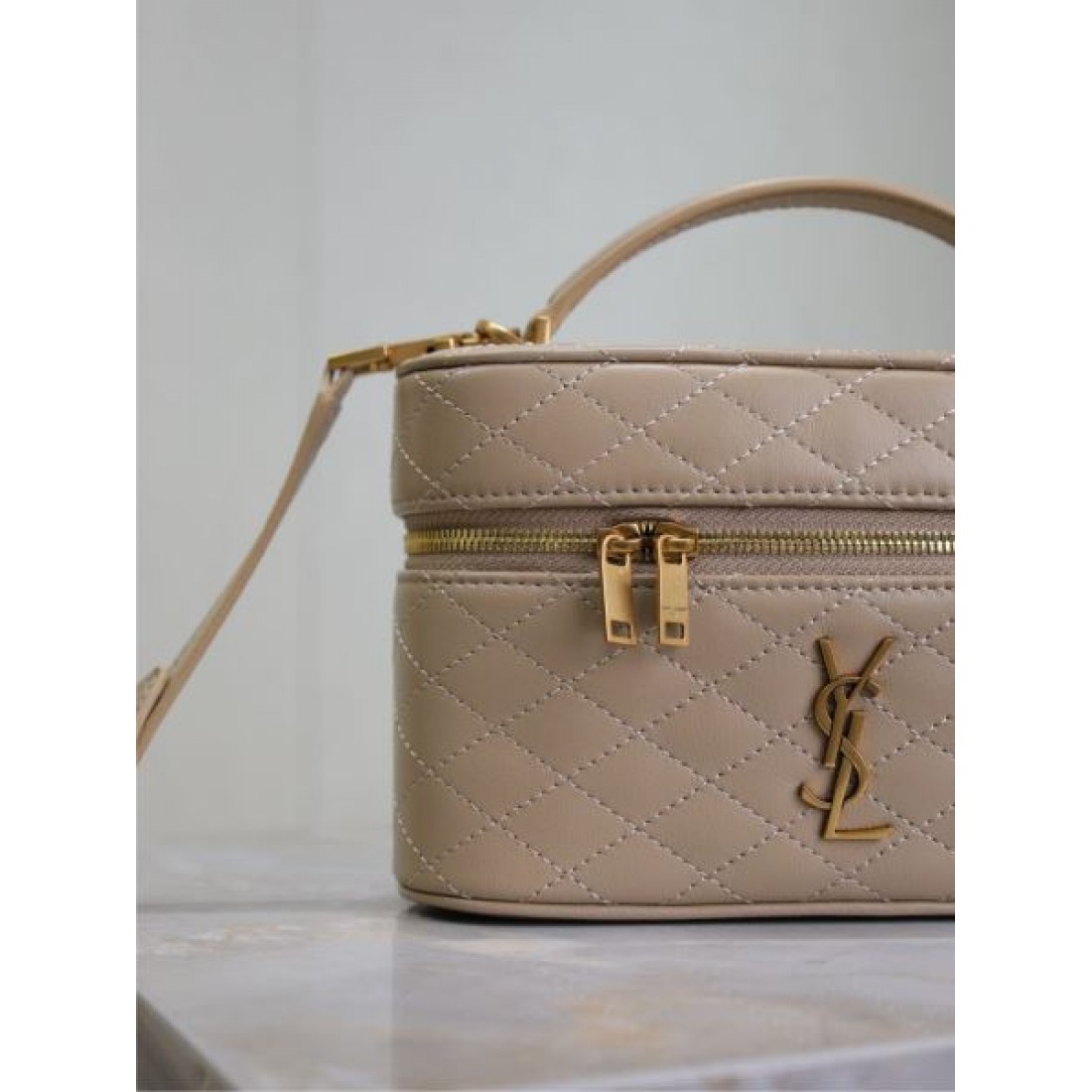 YSL イヴ サンローラン コピー トートバッグ 新作在庫希少 SAINT LAURENT