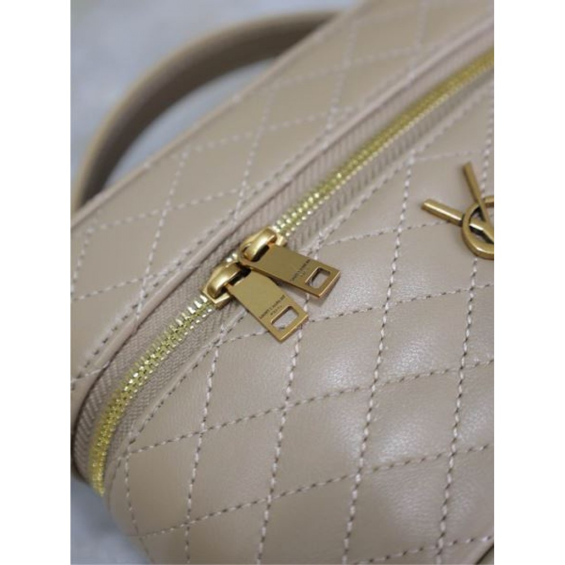 YSL イヴ サンローラン コピー トートバッグ 新作在庫希少 SAINT LAURENT