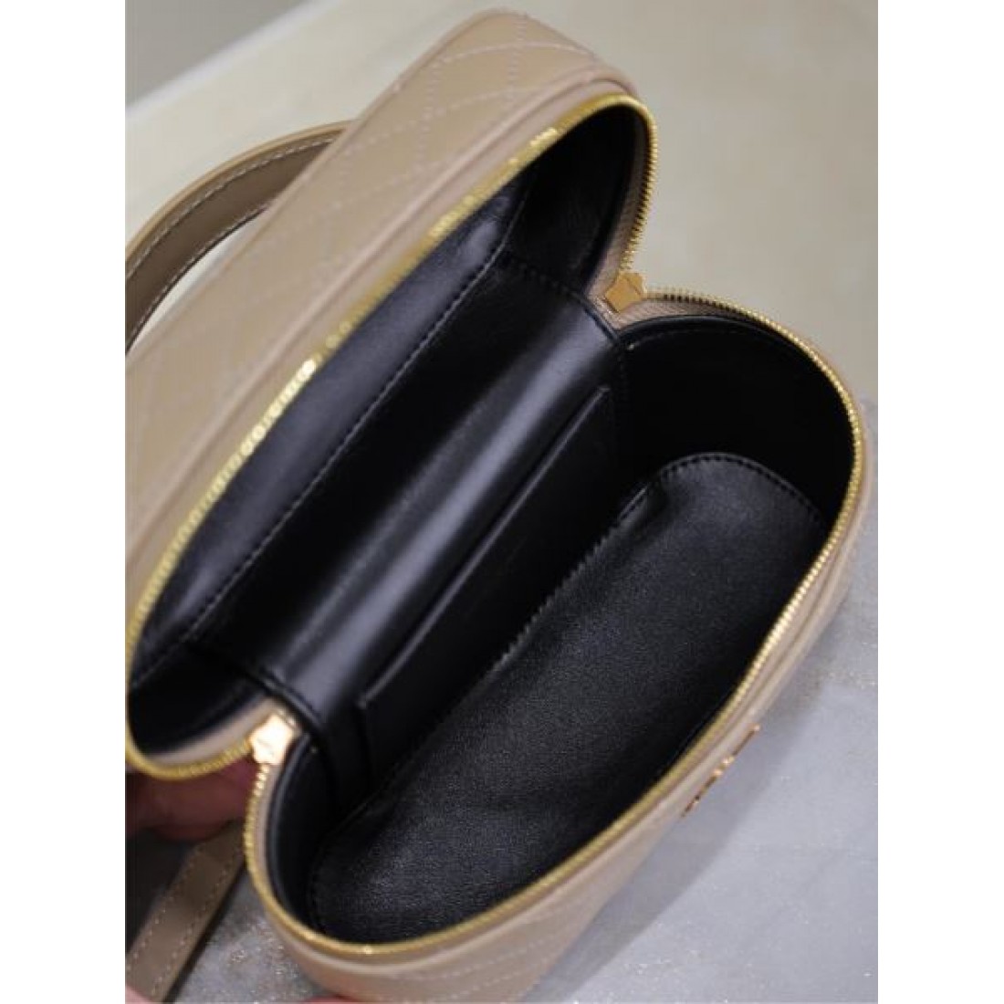 YSL イヴ サンローラン コピー トートバッグ 新作在庫希少 SAINT LAURENT