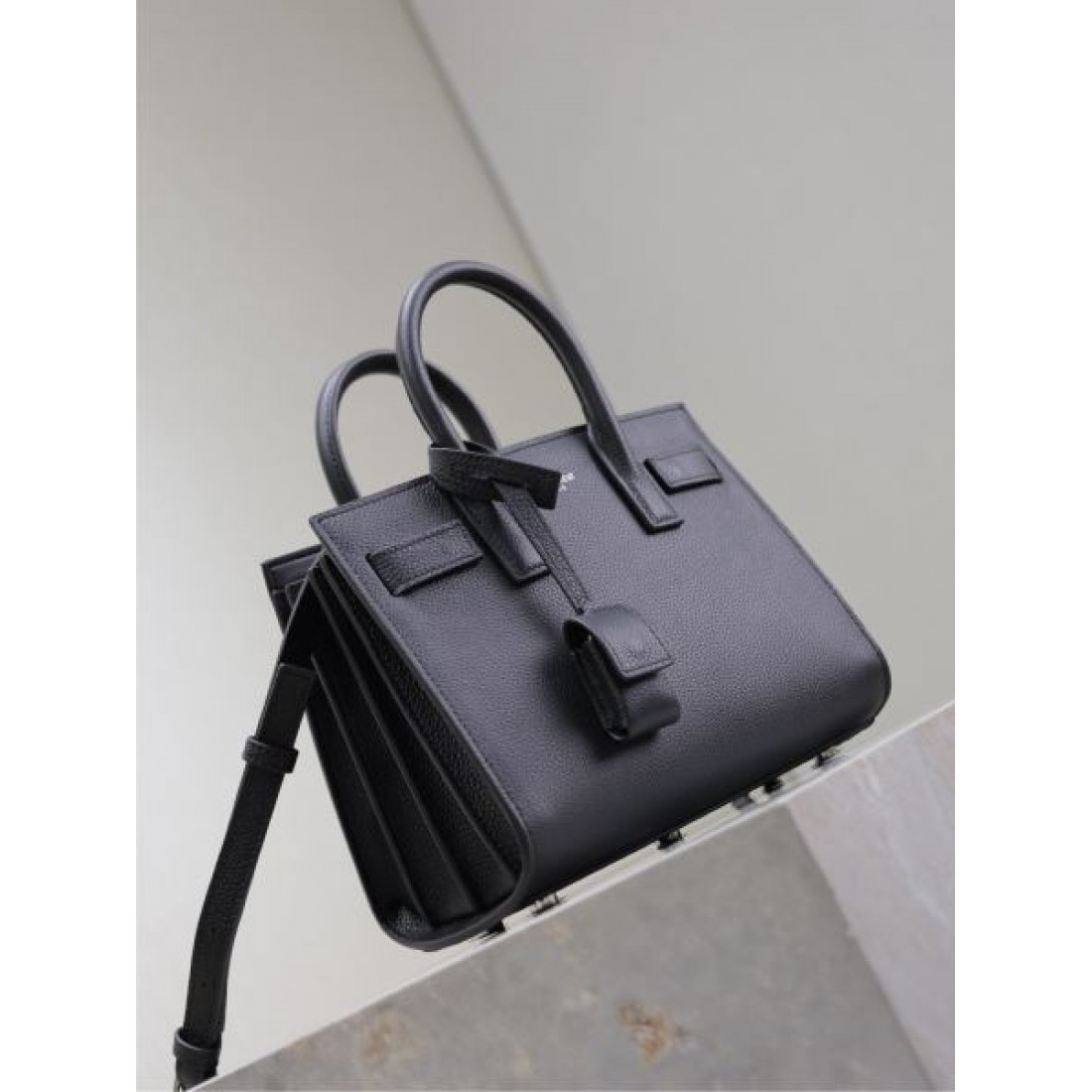 YSL イヴ サンローラン コピー トートバッグ ロゴ 北欧ブランド SAINT LAURENT