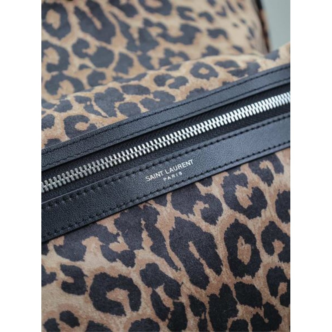 YSL イヴ サンローラン コピー バックパック ロゴ きちんと感がある SAINT LAURENT