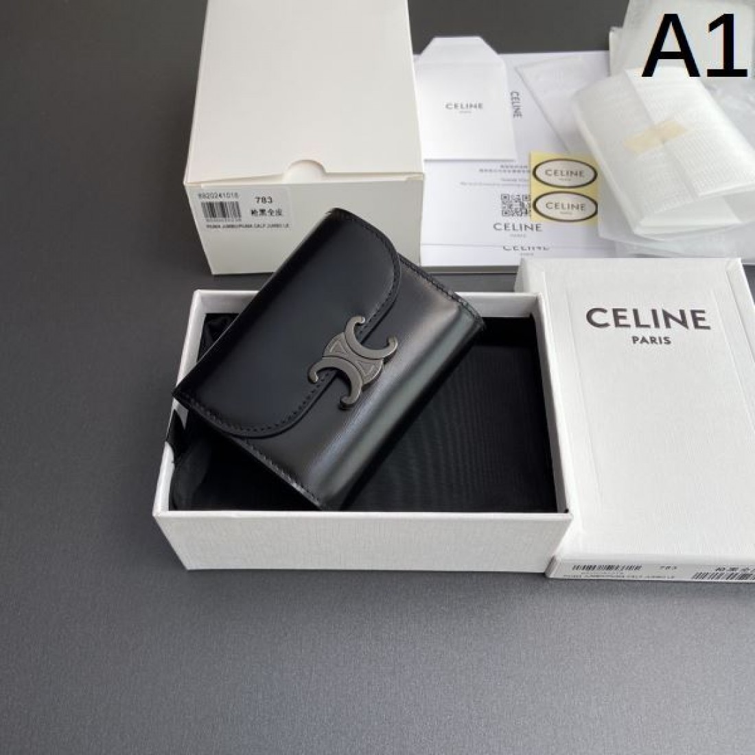 とっても夏らしいアイテム CELINE スーパーコピー 三つ折り財布 リピート率高め