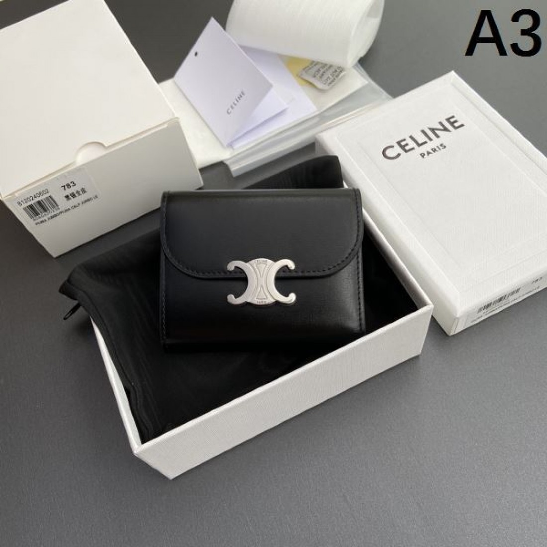 とっても夏らしいアイテム CELINE スーパーコピー 三つ折り財布 リピート率高め