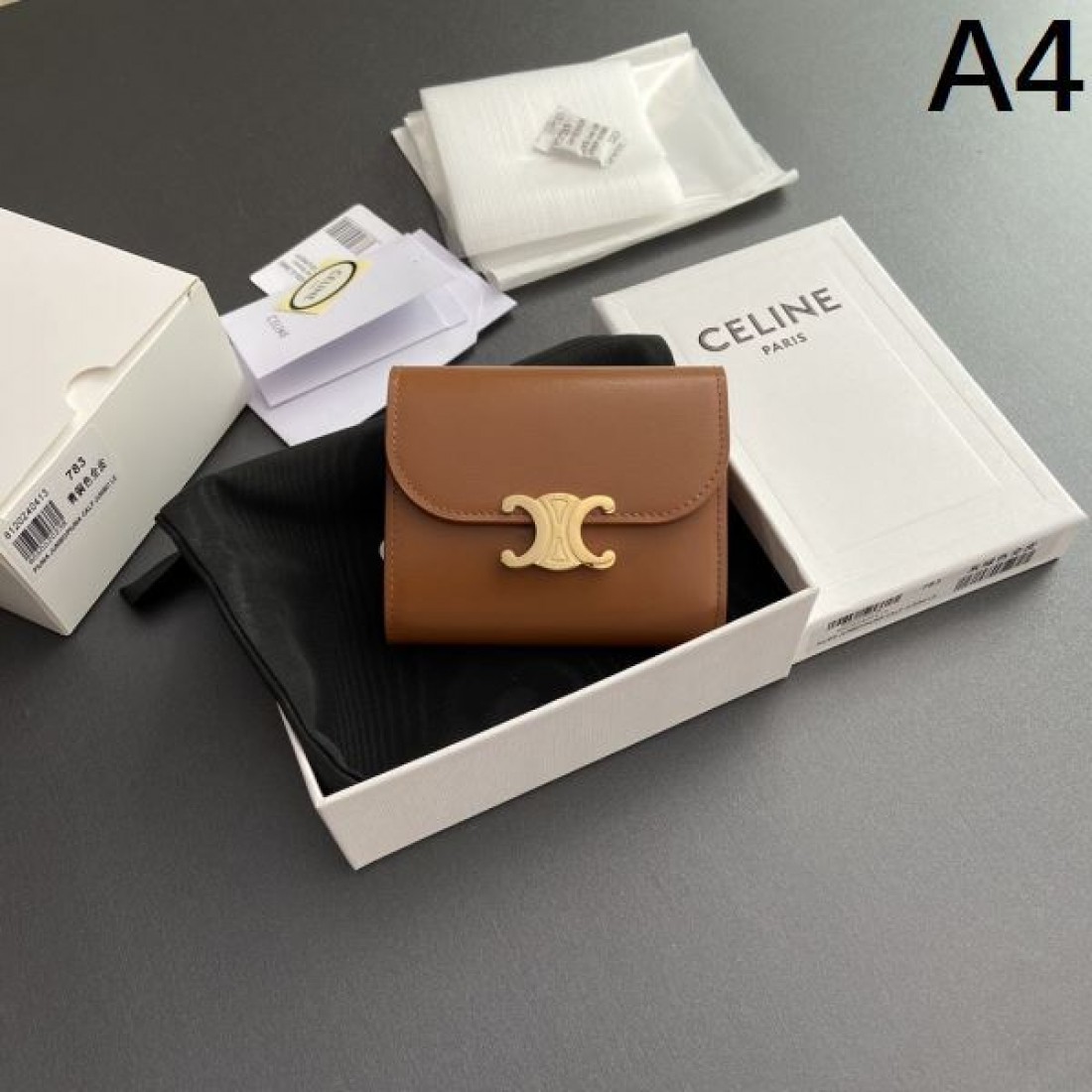 とっても夏らしいアイテム CELINE スーパーコピー 三つ折り財布 リピート率高め