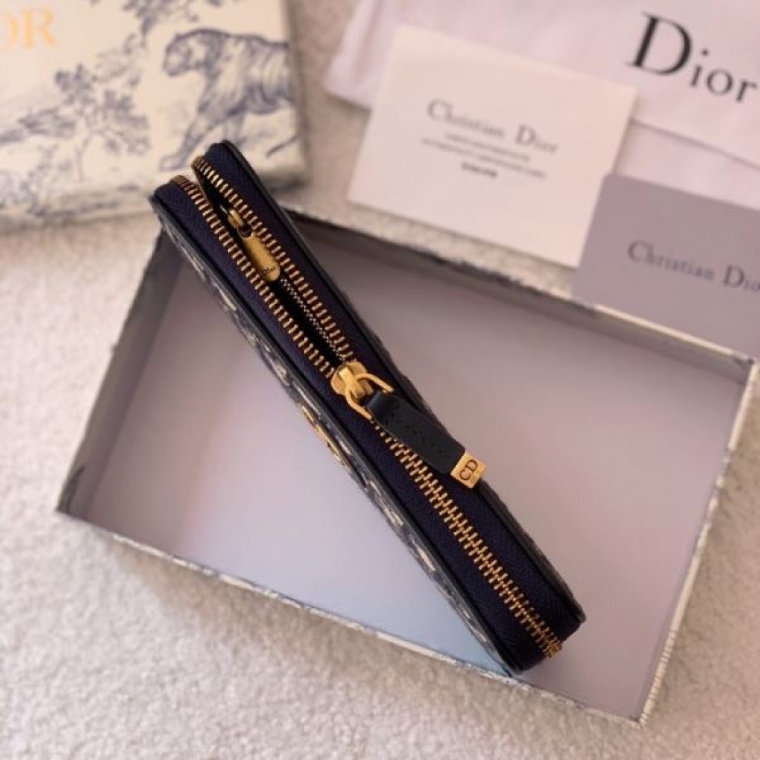 2025SS DIOR スーパーコピー 長財布 夏は目を引くスタイル