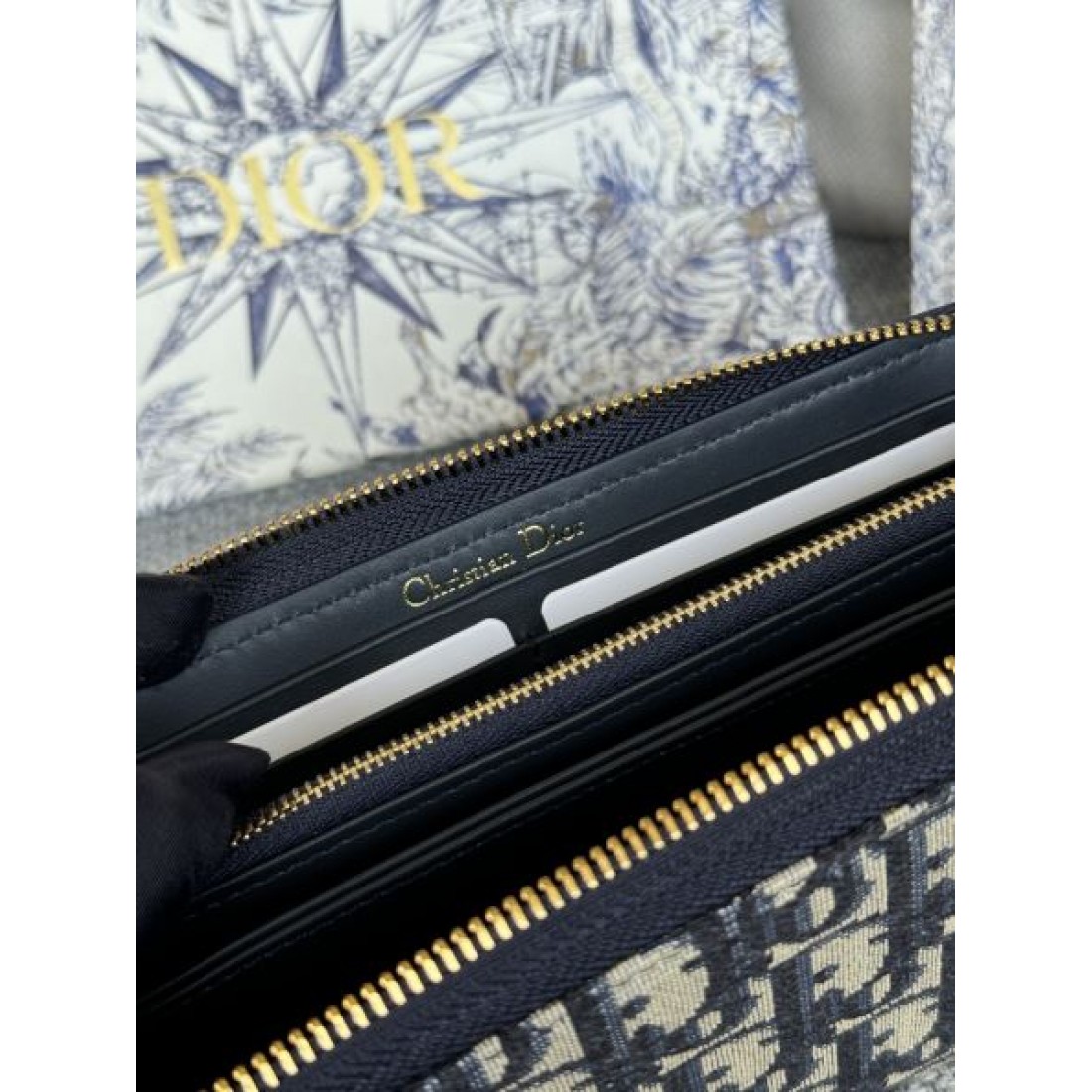 2025アイテムおすすめ DIOR スーパーコピー 長財布 夏季新作に狙う 殺到