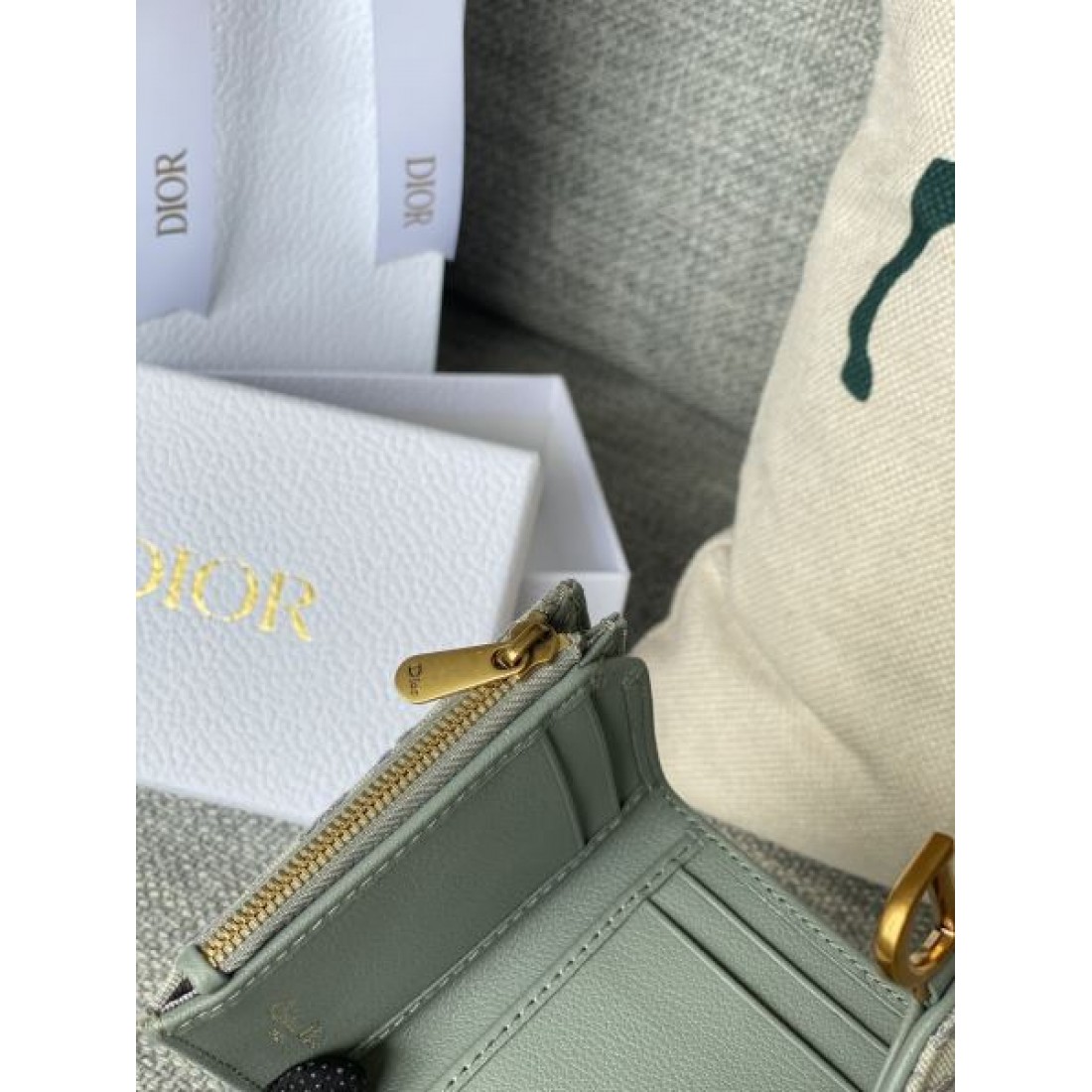 スタイリッシュなスタイル DIOR スーパーコピー 三つ折り財布 再入荷待望