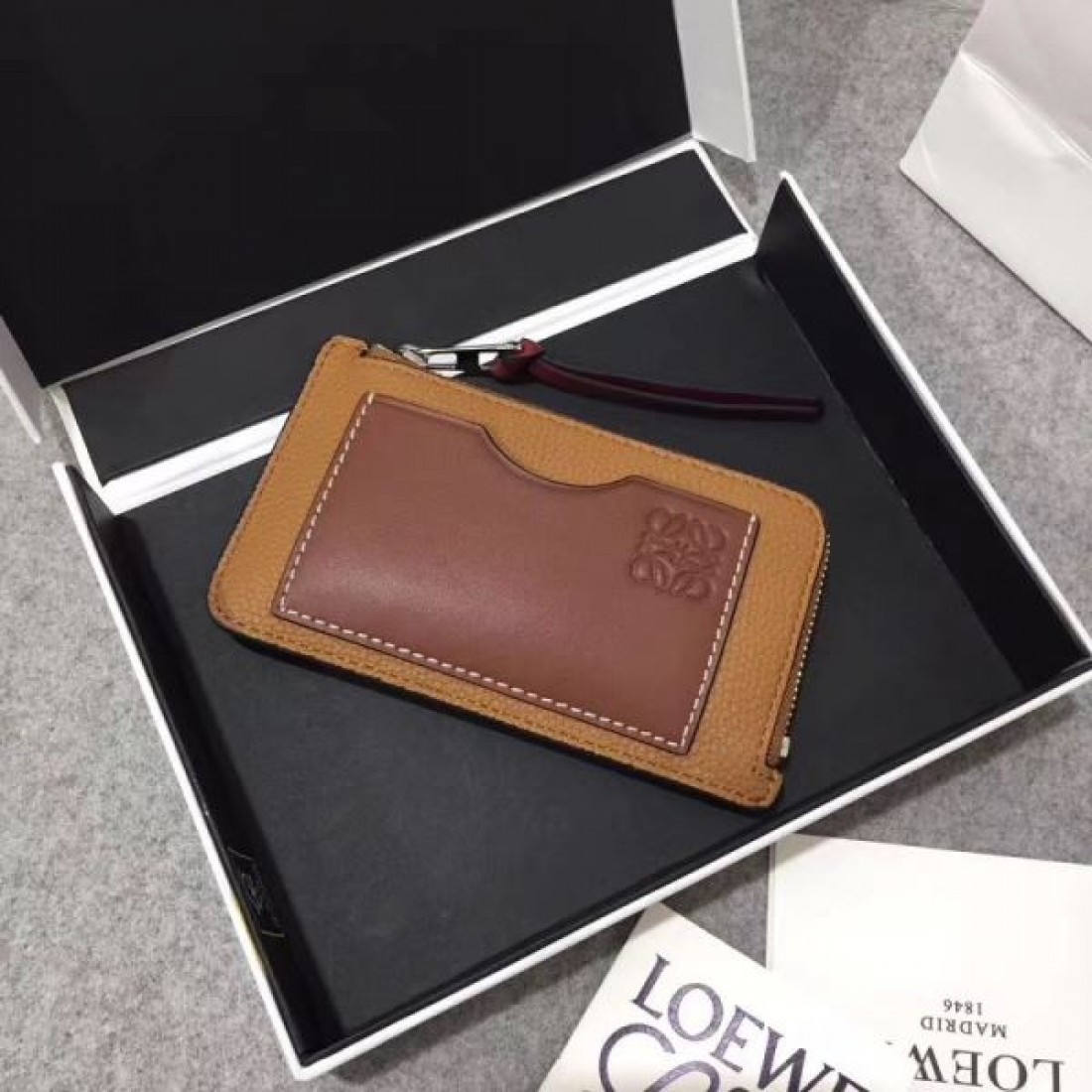 LOEWE ロエベ コピー カードケース コスパ最強新作におすすめ 激安 レディースファッション