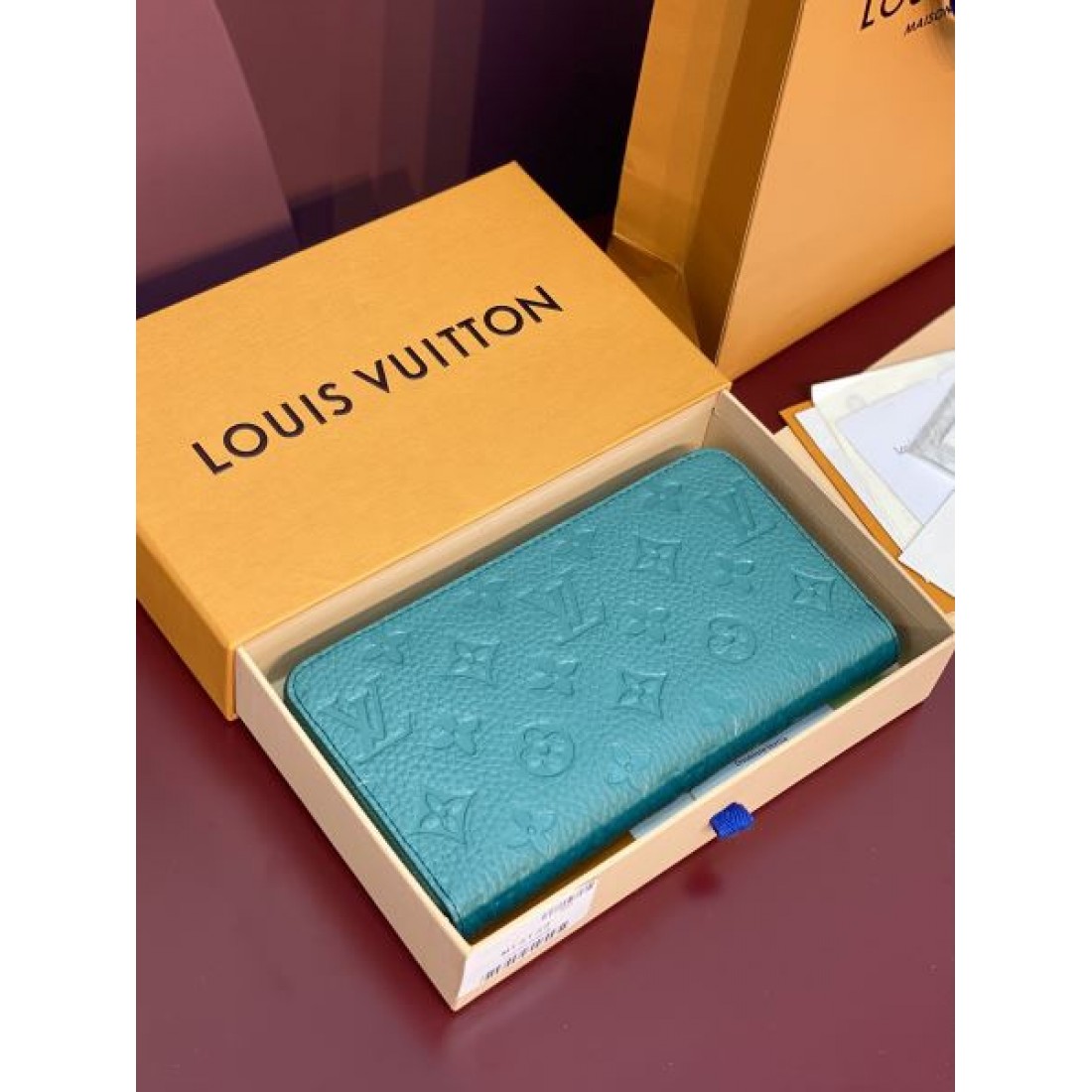 魅力的なポイント GUCCI スーパーコピー 長財布 アイテムに活躍 2025SS