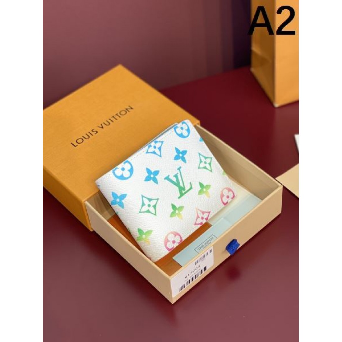 とってもお買い得 LOUIS VUITTON スーパーコピー 二つ折り財布 スタイリッシュな逸品