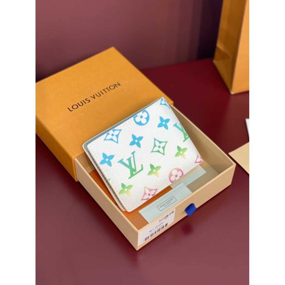 とってもお買い得 LOUIS VUITTON スーパーコピー 二つ折り財布 スタイリッシュな逸品