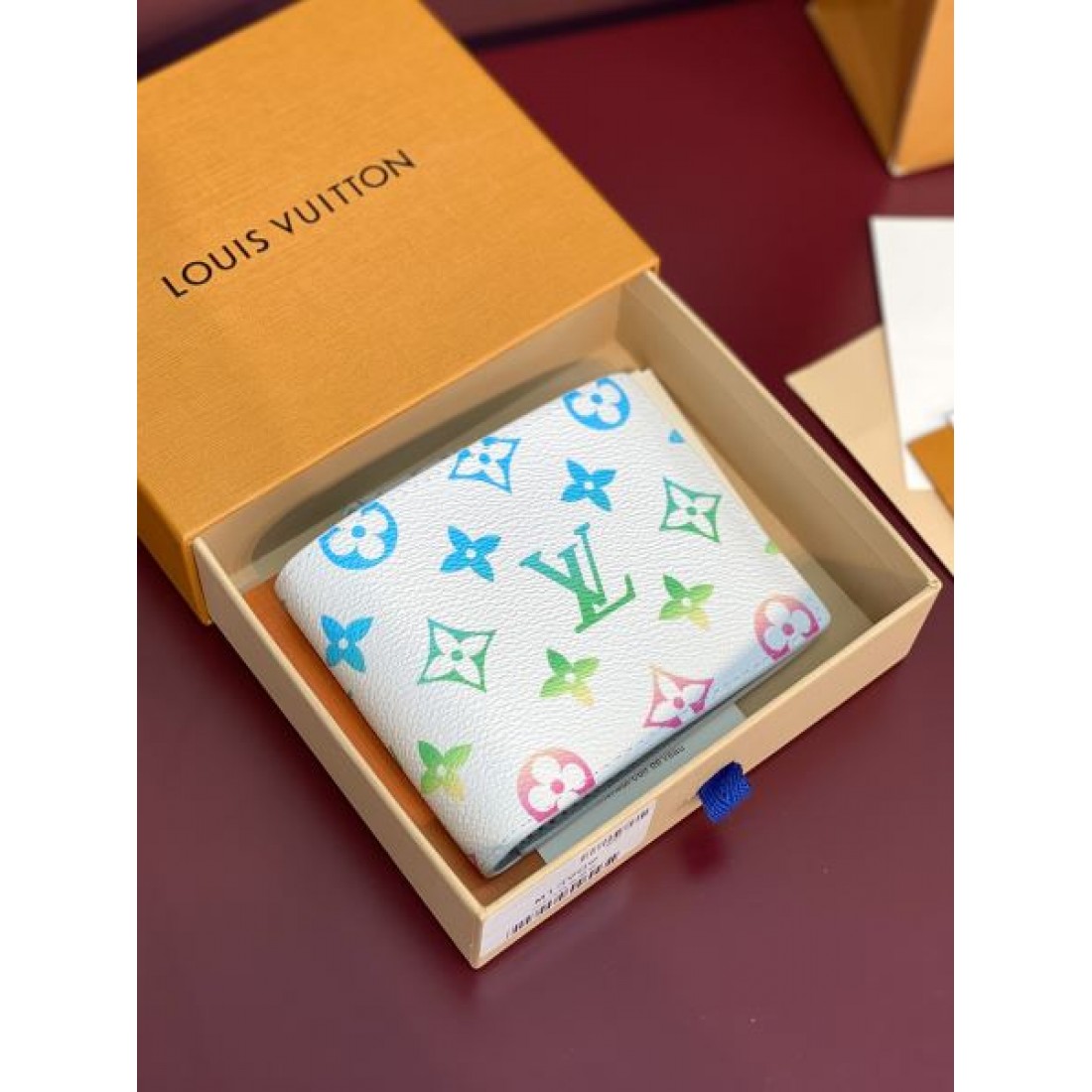 とってもお買い得 LOUIS VUITTON スーパーコピー 二つ折り財布 スタイリッシュな逸品