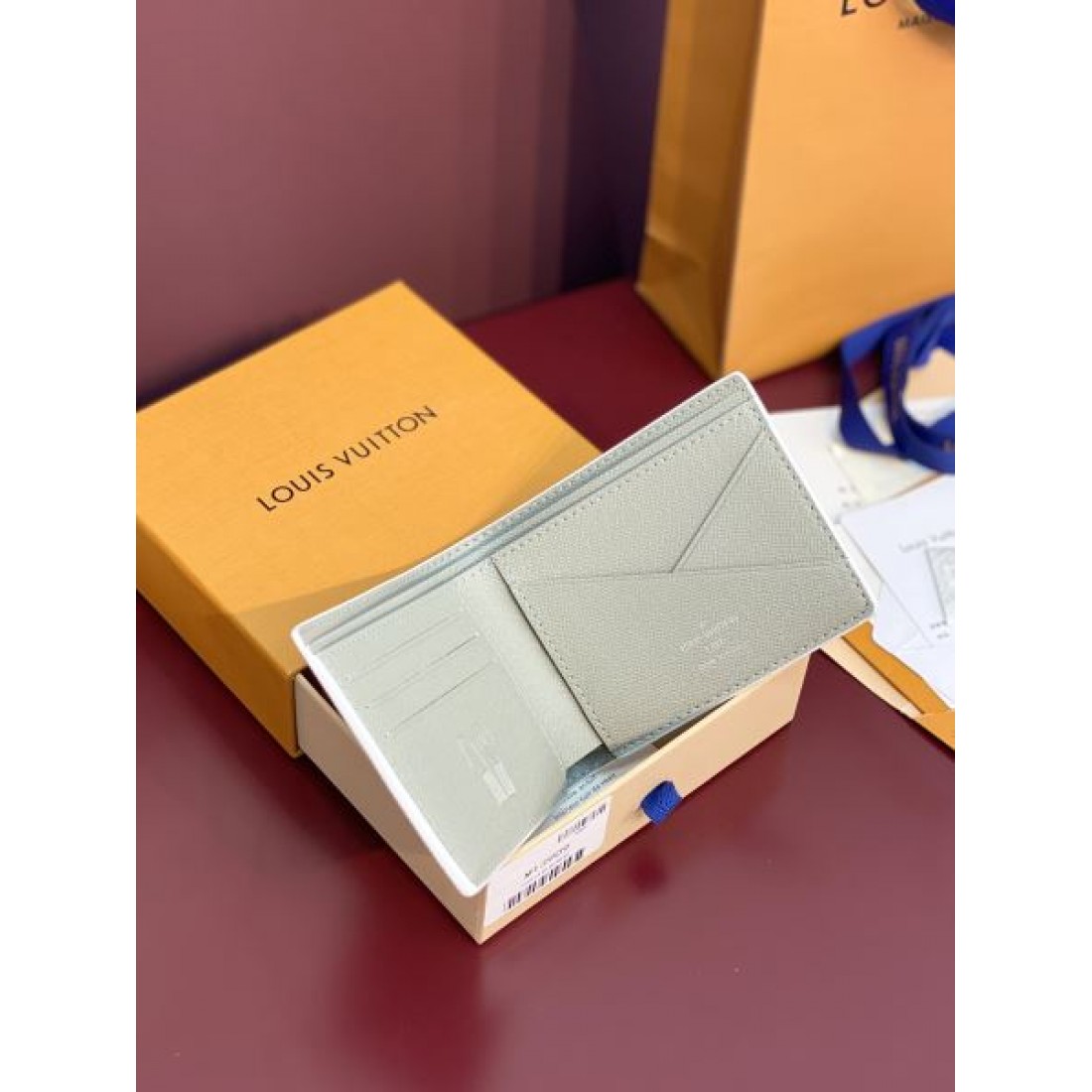 とってもお買い得 LOUIS VUITTON スーパーコピー 二つ折り財布 スタイリッシュな逸品