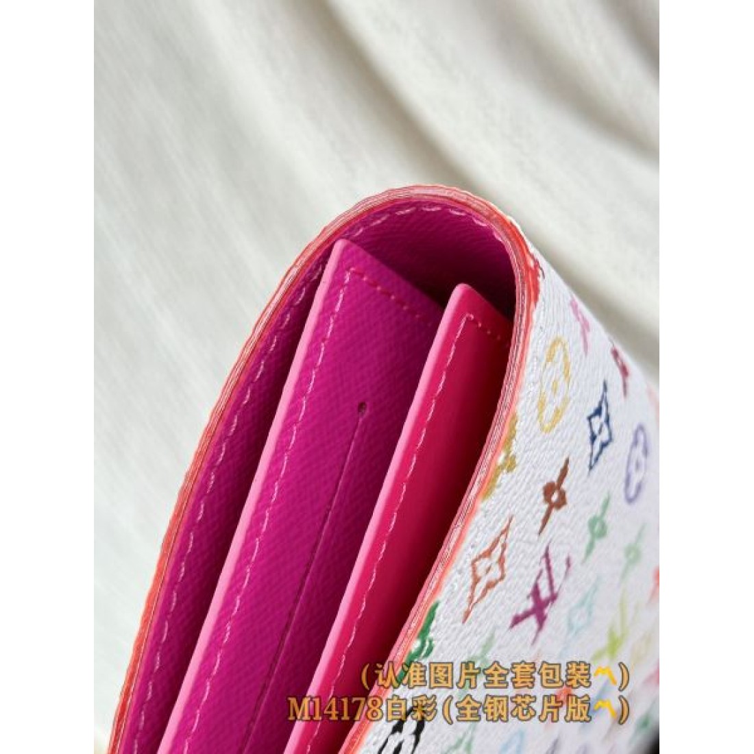 大人気限定カラー LOUIS VUITTON スーパーコピー 二つ折り財布 都会的な印象